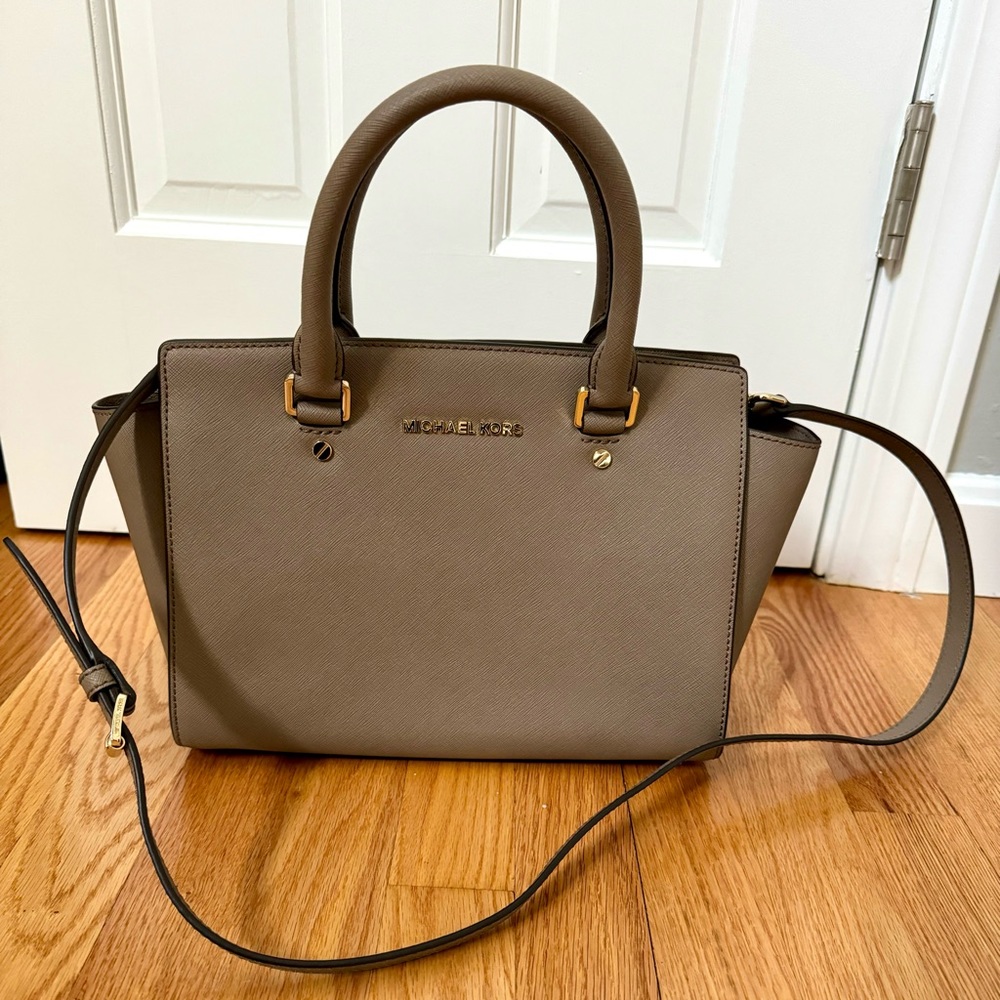 Michael Kors Medium Satchel Purse - Picture 2 of 4